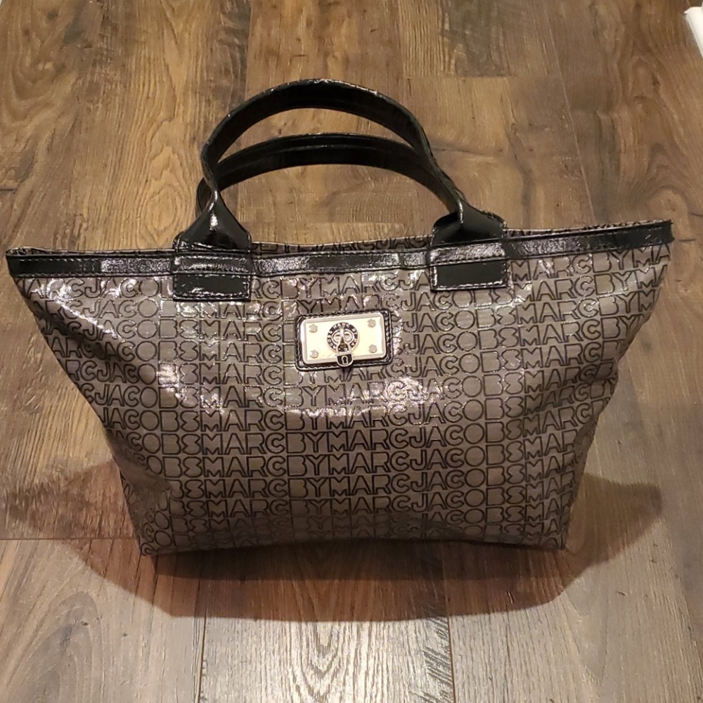 Marc By Marc Jacobs Logo Tote